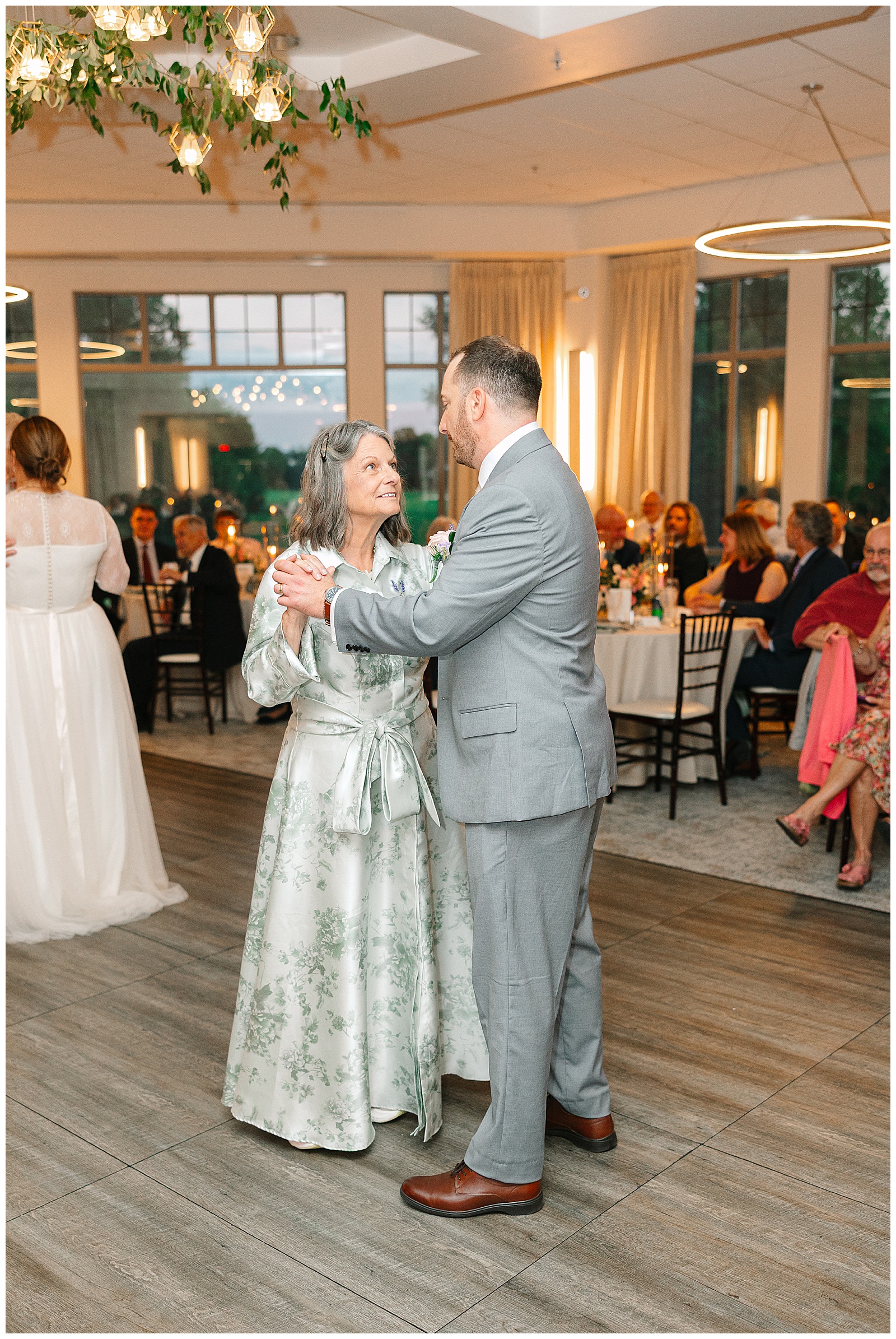 Summer Wedding in Columbus, Ohio | Heather J Photography | Ohio Wedding and Engagement Photographer