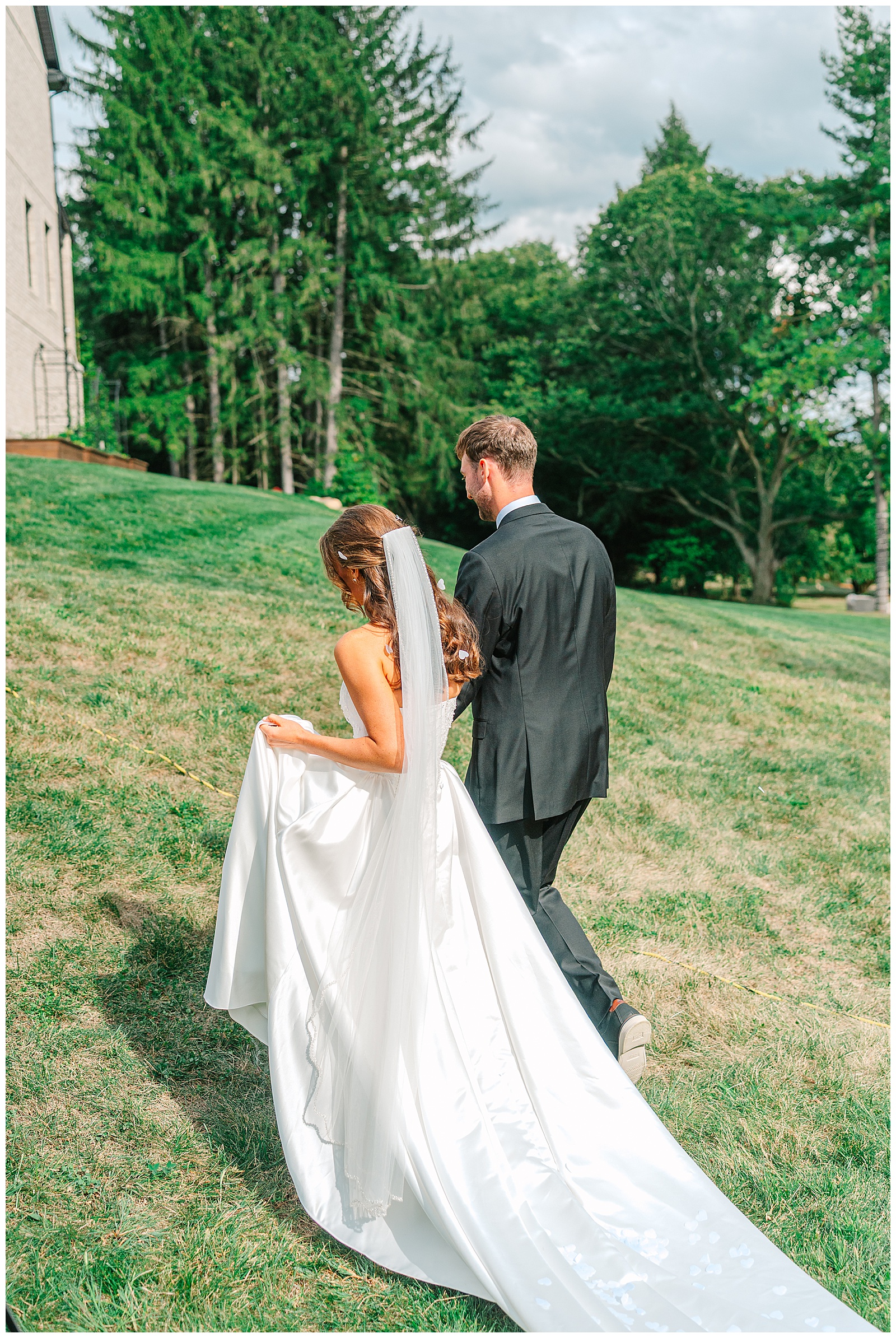 Blues and White Backyard Wedding in Clinton, Ohio | Heather J Photography | Ohio Wedding and Engagement Photographer