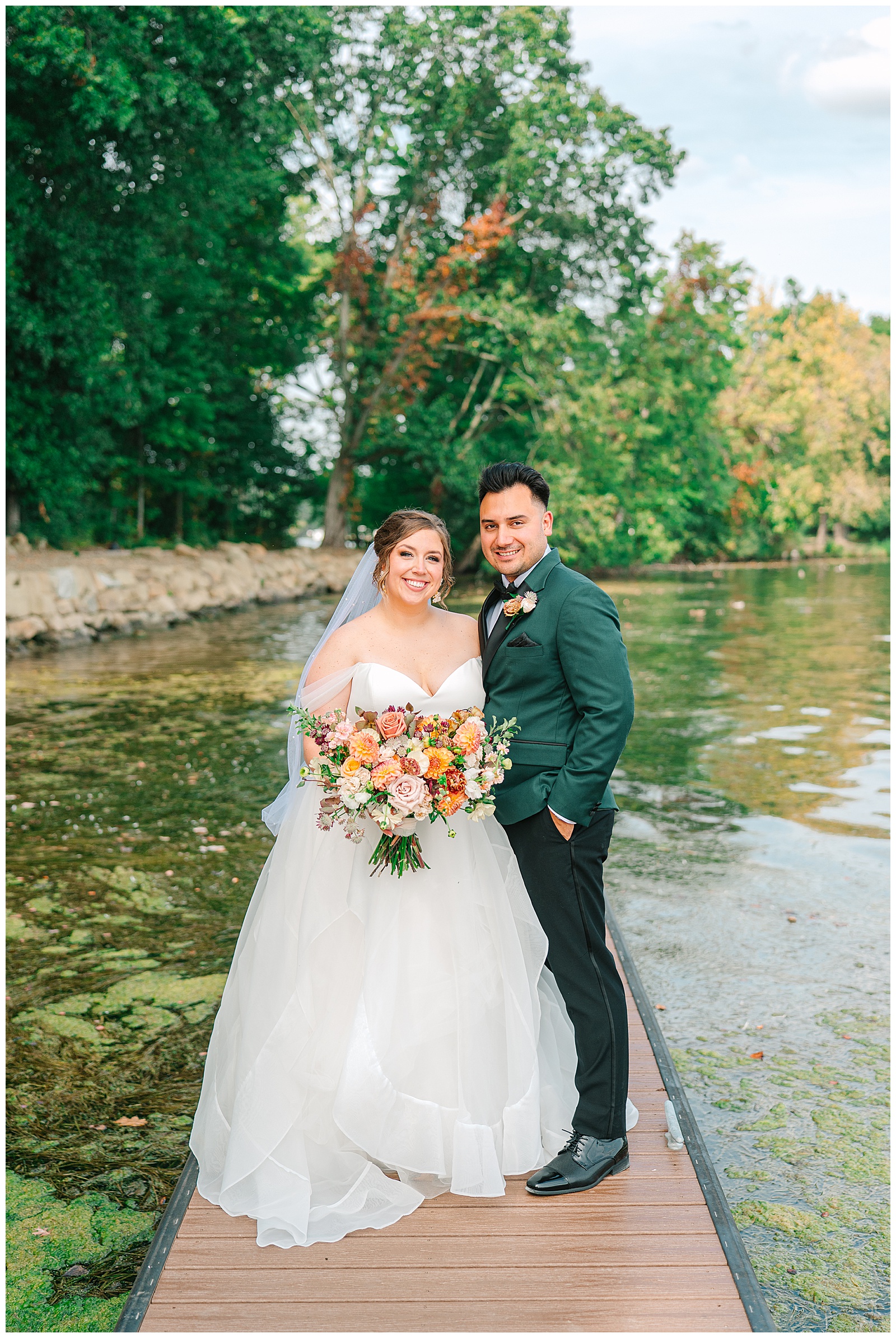 Early Fall Wedding at Tudor House at Mason's Cove | Heather J Photography | Ohio Engagement Photographer