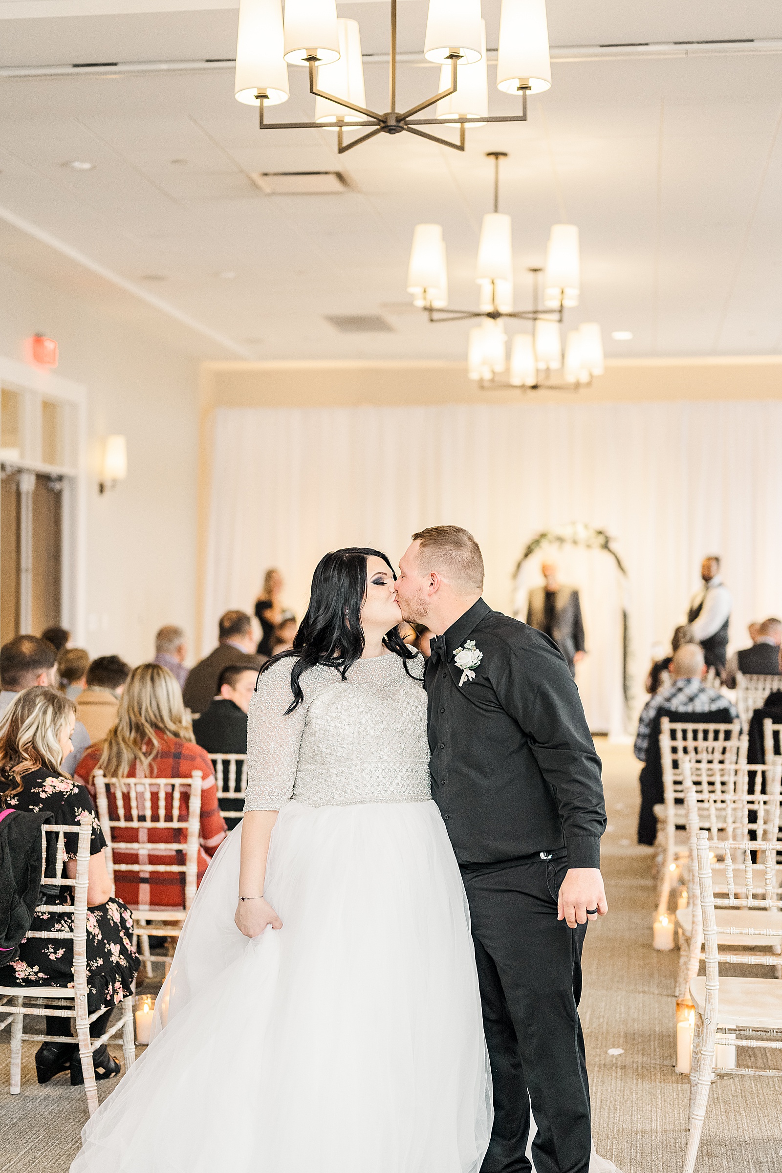Black and White Classic Wedding at The Estate at New Albany-31.jpg