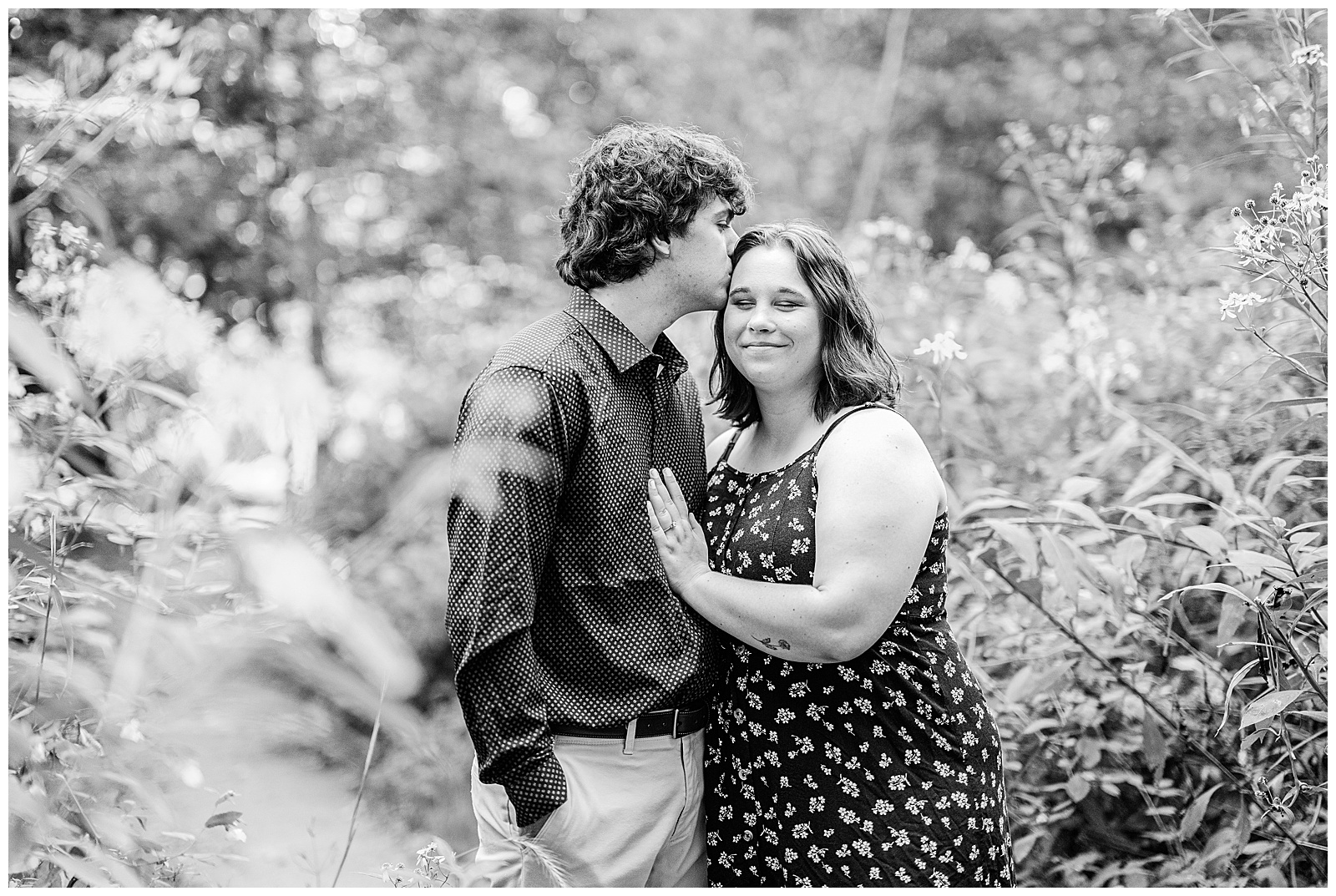 Everett Covered Bridge and The Ledges in Peninsula Ohio Engagement Sesssion