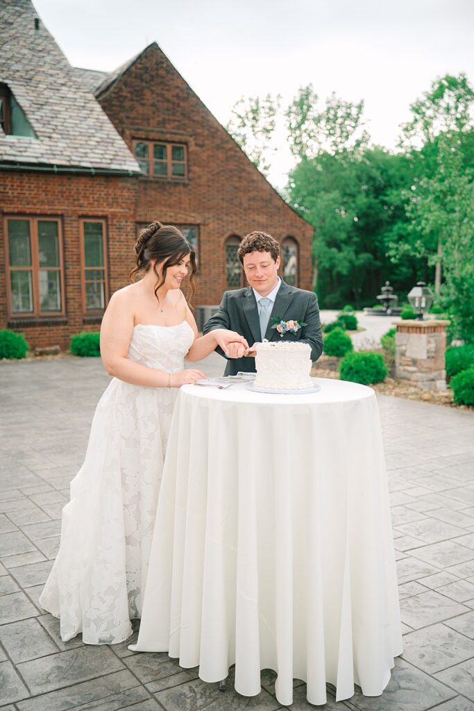 Ohio wedding photographer; Akron wedding photographer; Wedding Venues Near Akron Ohio; Heather J Photography