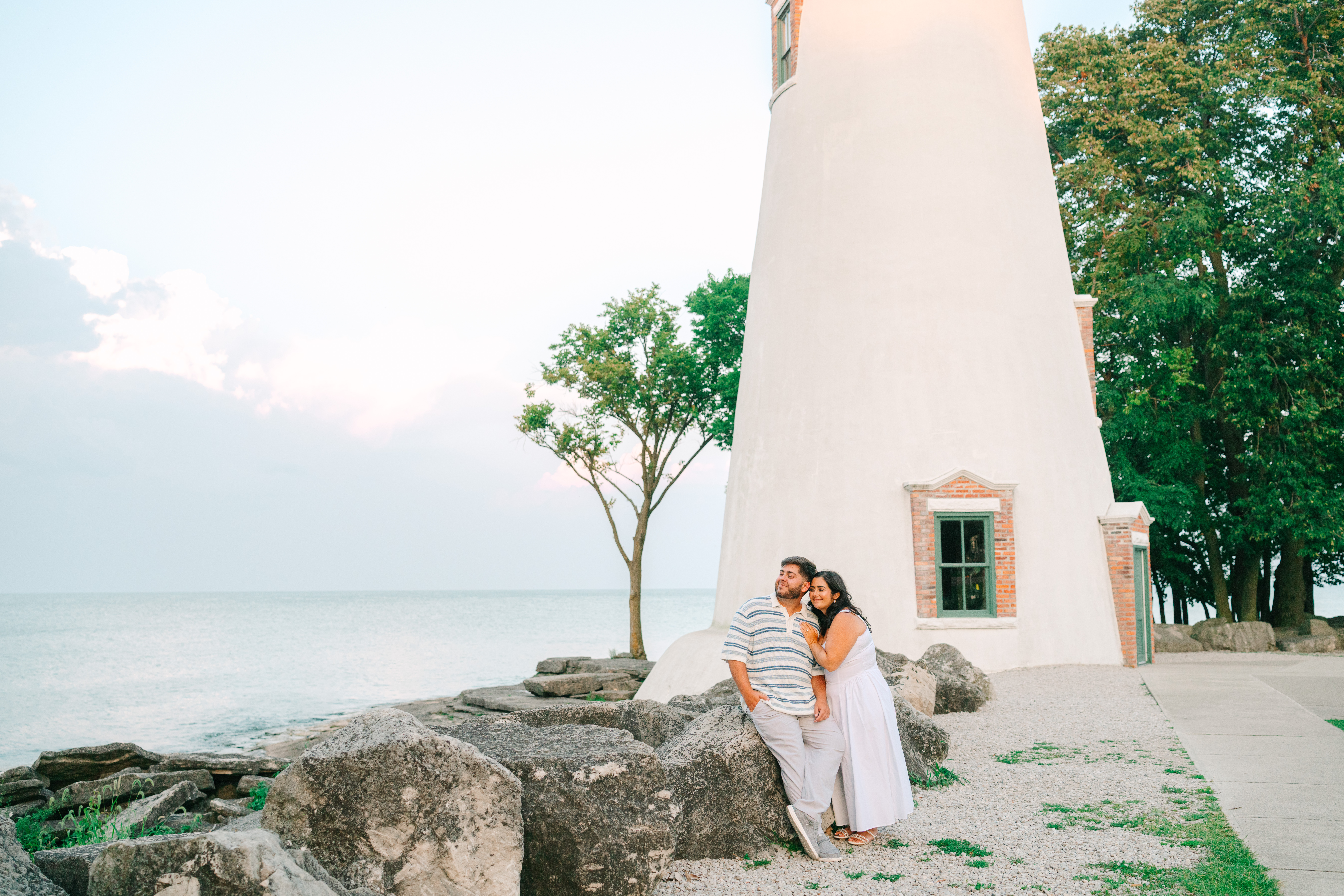 Summer Marblehead Lighthouse engagement session | Heather J Photography | Ohio Engagement Photographer